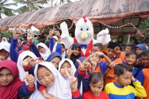 KFC Indonesia Rayakan HUT Kemerdekaan bersama Sekolah Penerima Bantuan di Tasikmalaya