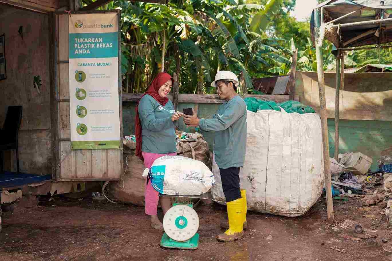 Kolaborasi SC Johnson - Plastic Bank Kumpulkan Jutaan Plastik Daur Ulang