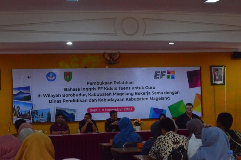 EF Gelar Pelatihan Bahasa Inggris di Kawasan Wisata Borobudur