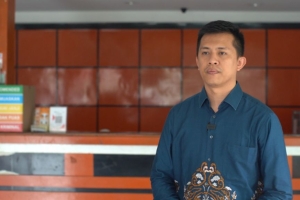 Pos Indonesia Salurkan Bansos Sembako dan Program Keluarga Harapan Tahap ke4 di Tangsel