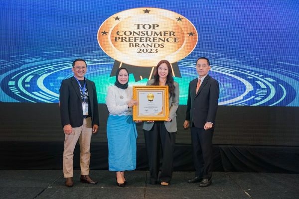 Dipercaya Orang Tua Indonesia, Tisu Basah Momami Raih Penghargaan Top Consumer Preference Brands 2023