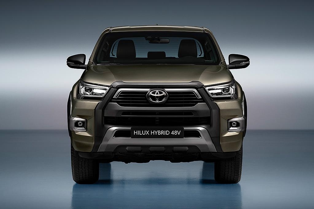 Wow, Toyota Hilux Diam-Diam Facelift. Makin Keren Tampilannya