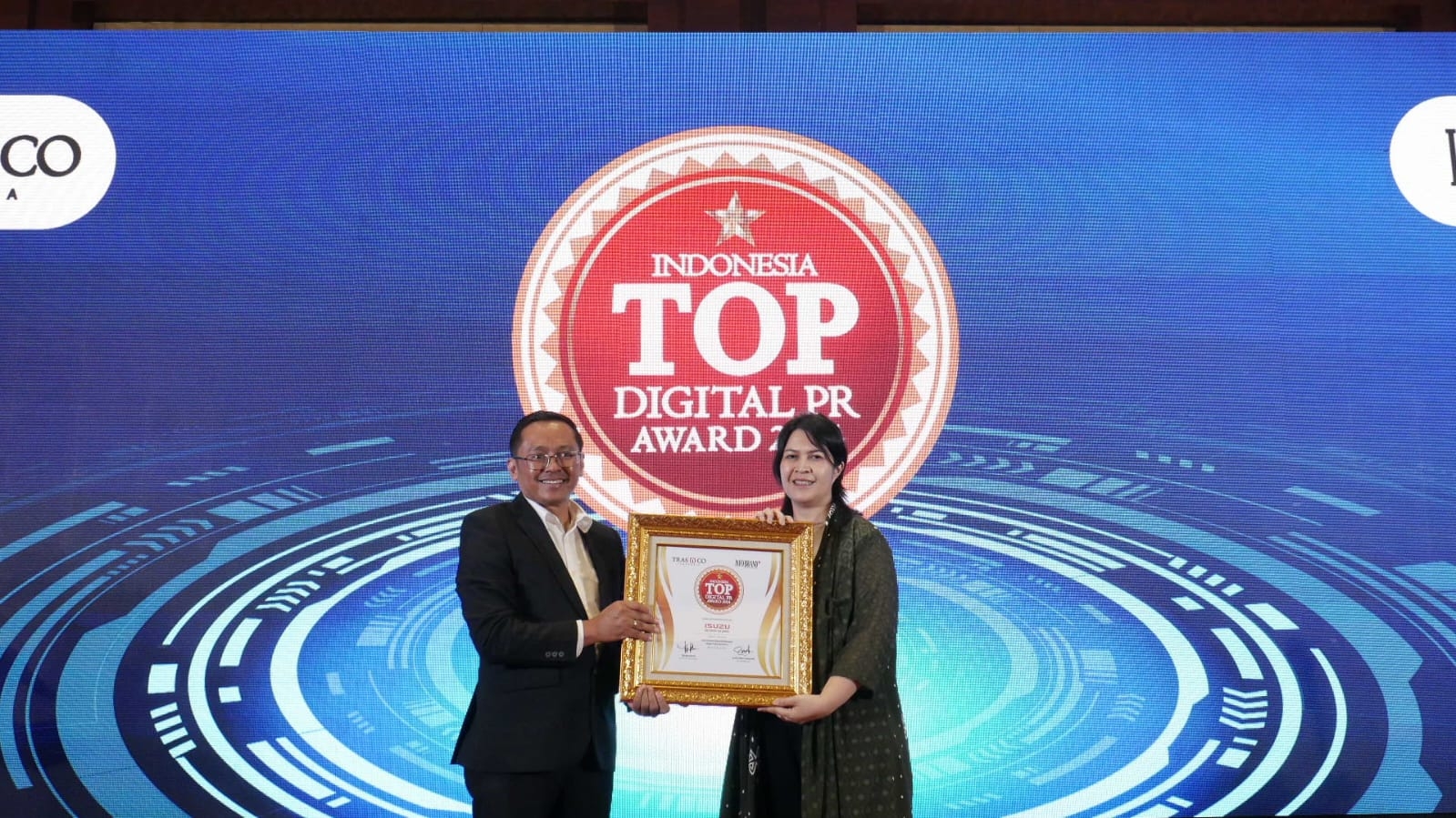 Isuzu Raih Penghargaan Indonesia TOP Digital PR 2024 Kategori Truk & Bus